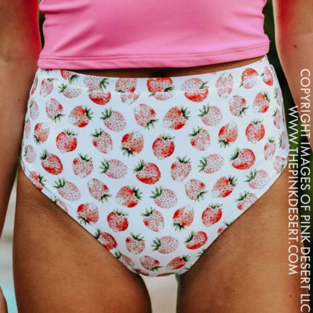 Pink Desert strawberry bottoms